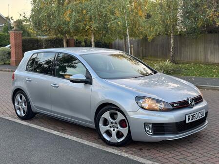 VOLKSWAGEN GOLF 2.0 TSI GTI